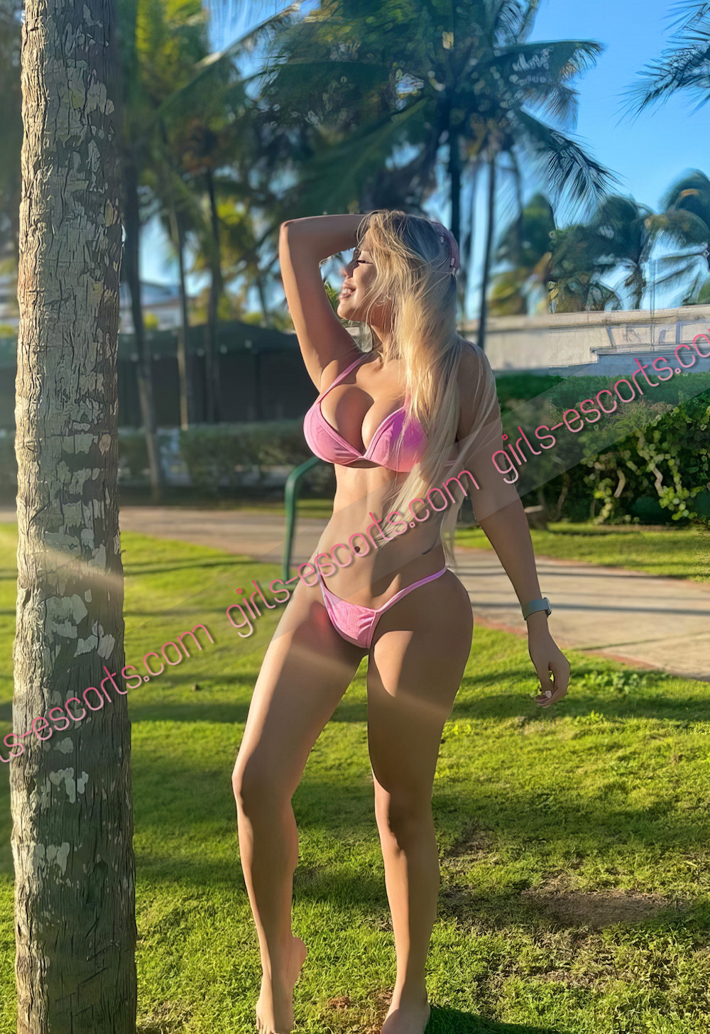 Guapa y elegante venezolana