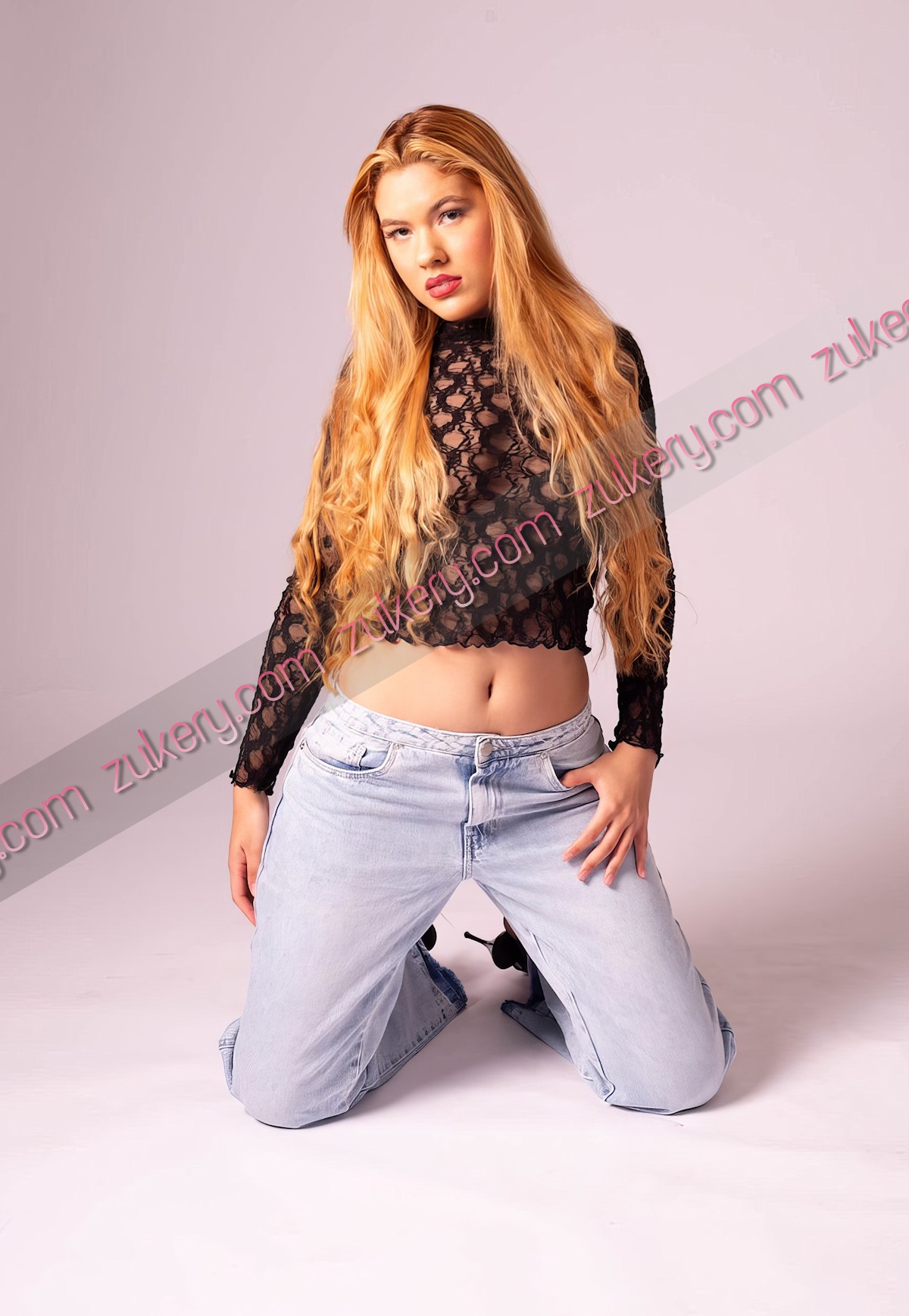 Chica joven blanca y brasilera