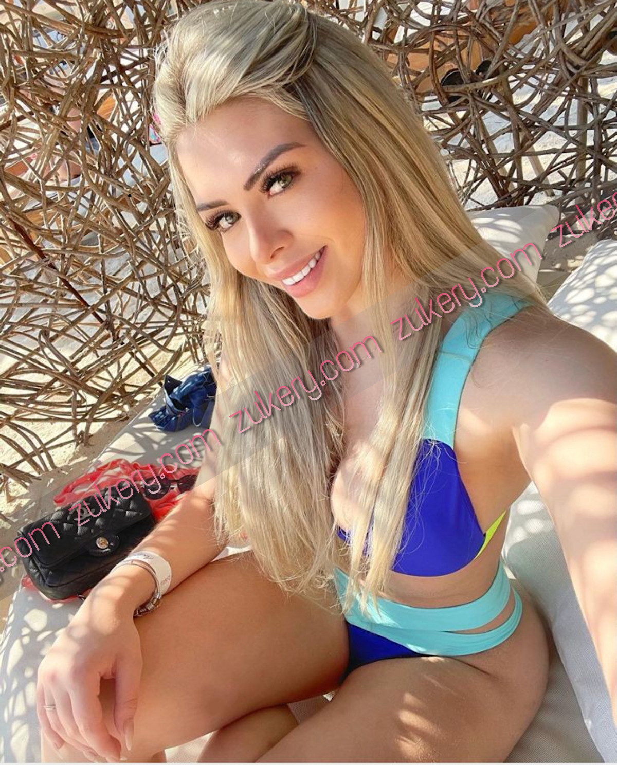 Chica joven blanca y brasilera