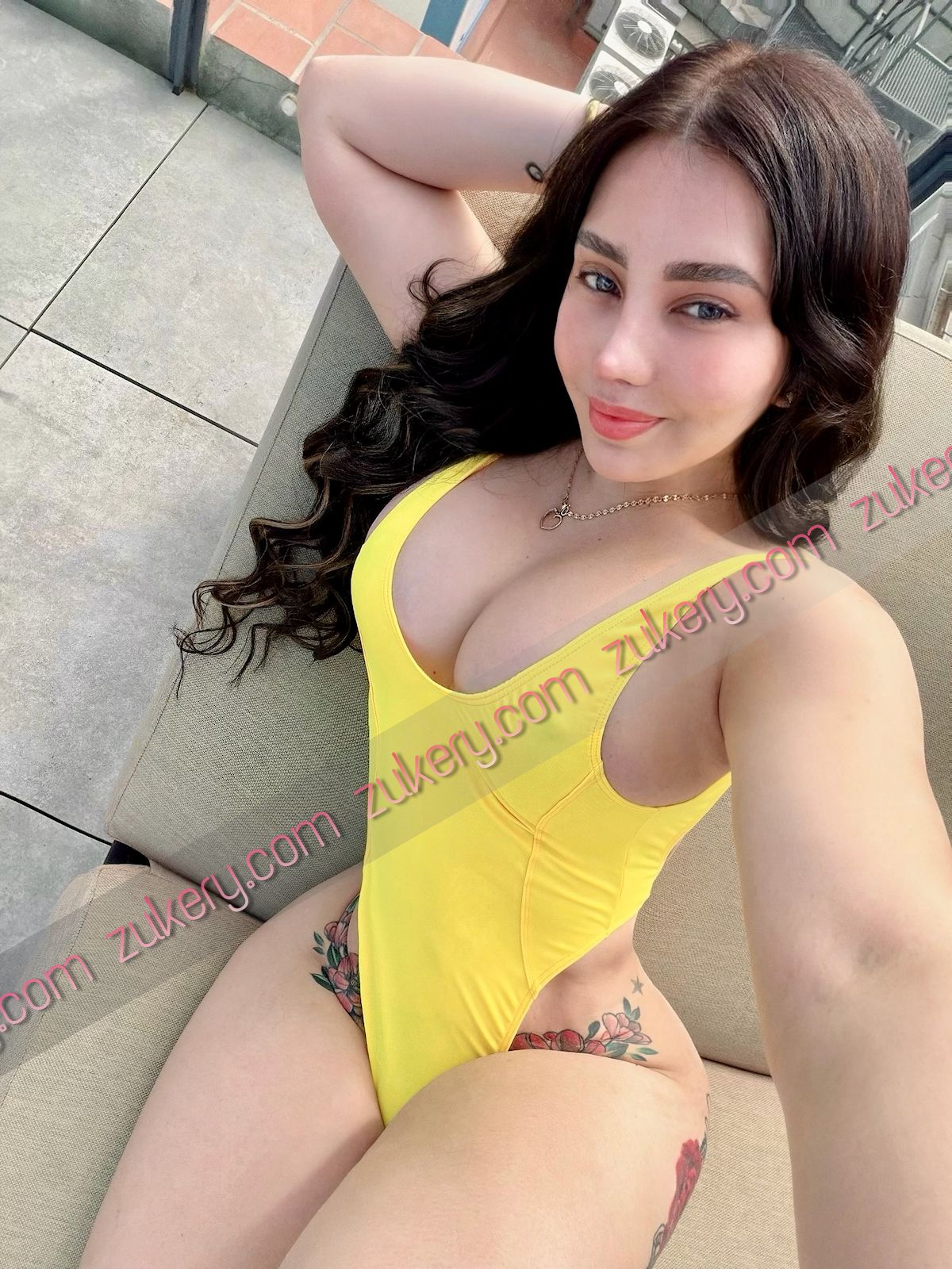 Explosiva venezolana de ojos verdes