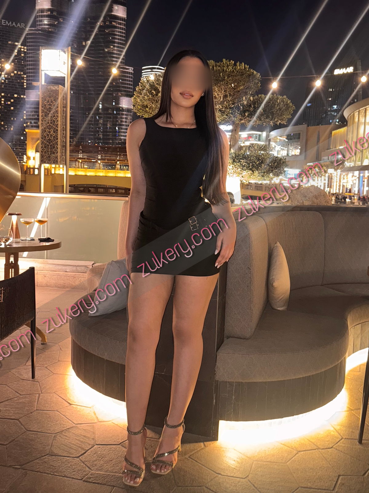 Guapa y elegante acompañante de lujo brasileña