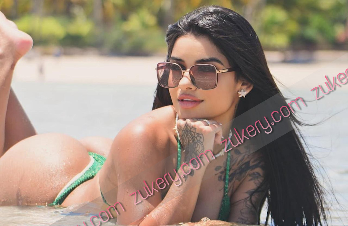 SELENA VALLIANT