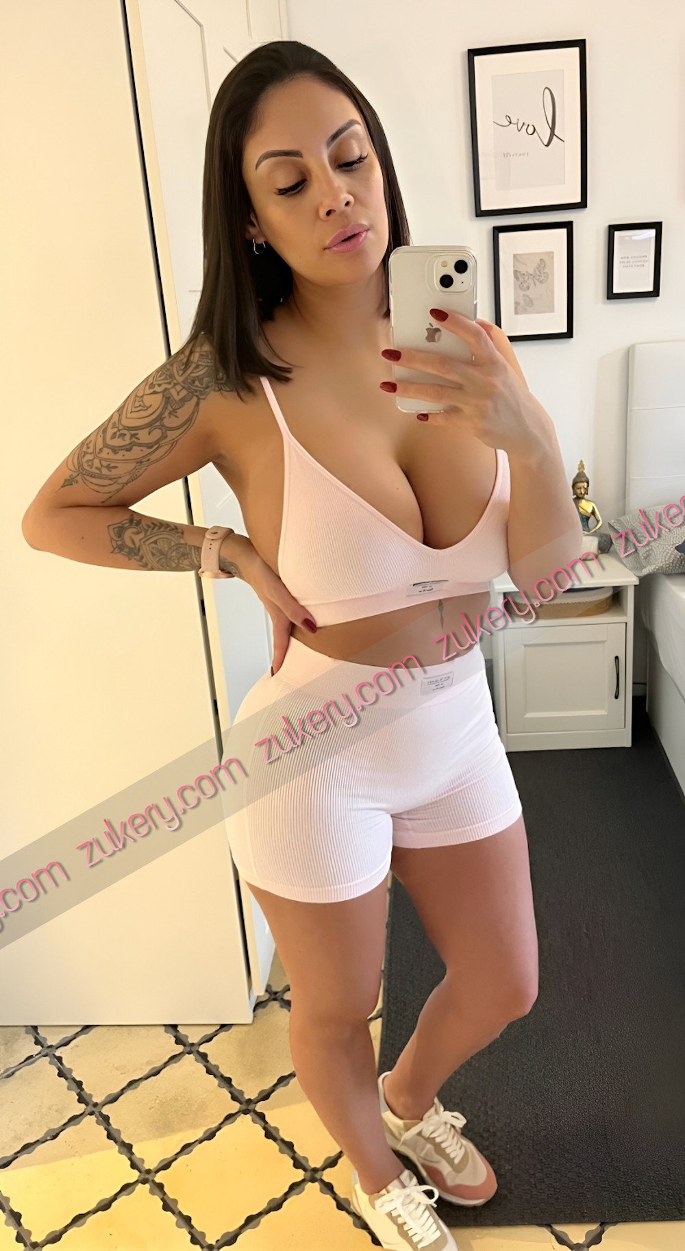 SOPHIA BENNETT